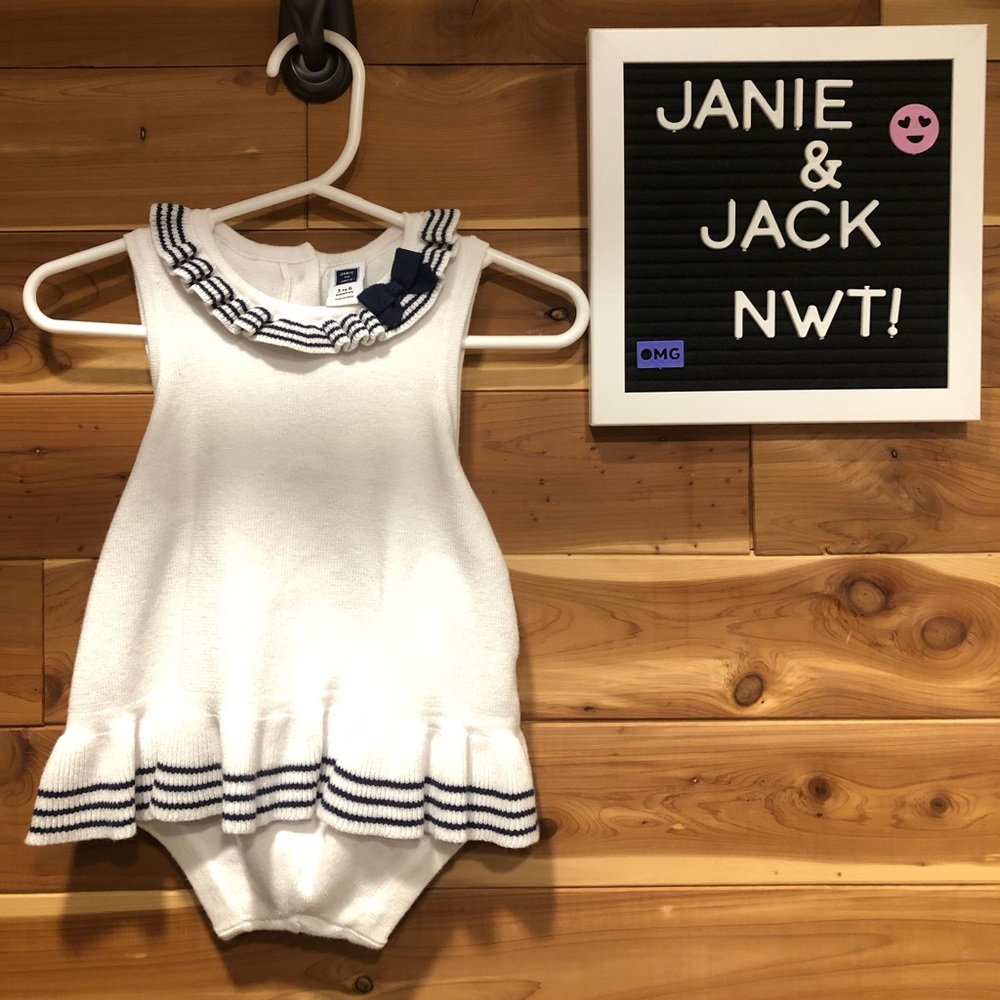 NWT Janie and Jack knitted set with bow accents